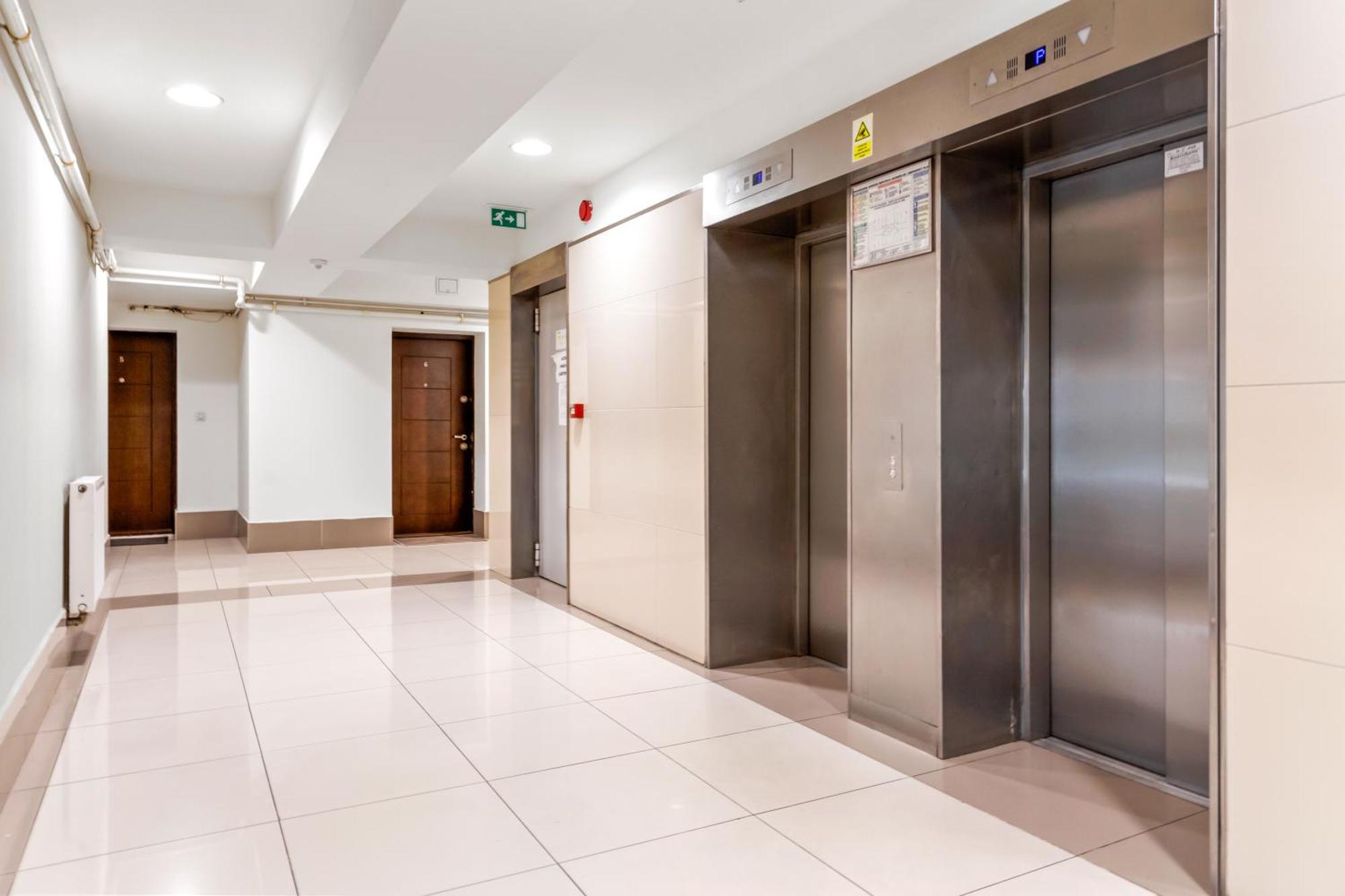 Central Studio With Balcony And Self Check-In Rh Living Bucarest Esterno foto