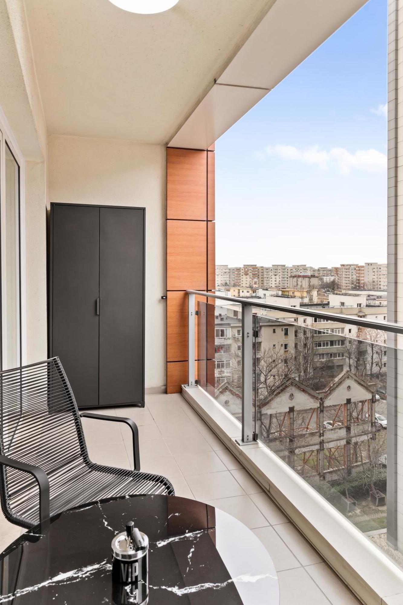Central Studio With Balcony And Self Check-In Rh Living Bucarest Esterno foto