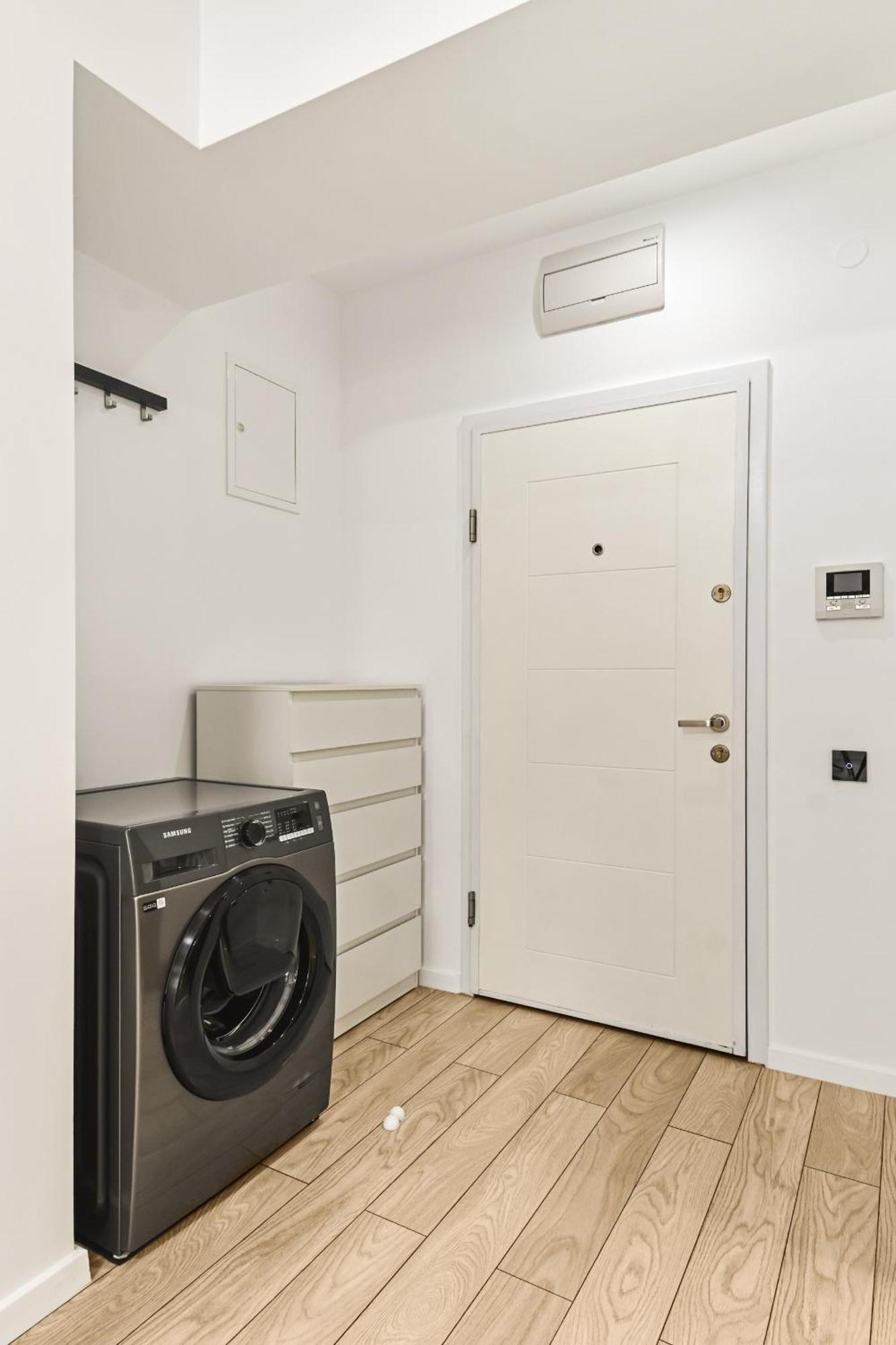 Central Studio With Balcony And Self Check-In Rh Living Bucarest Esterno foto